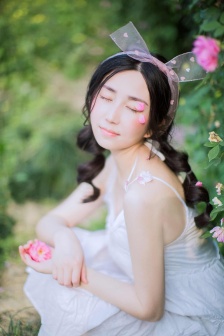 明星专题：周家怡